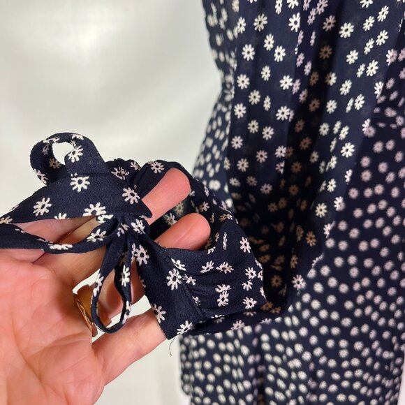 Reformation Size XS Daisy Print Wrap Mini Dress Sash Tie Navy Blue White - Picture 11 of 14